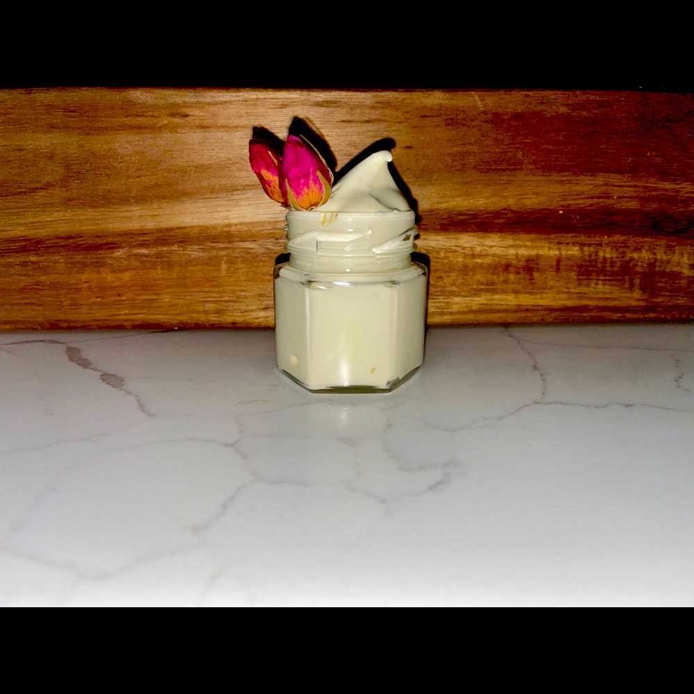 COCOA BUTTER+ ROSE OIL MOISTURIZER